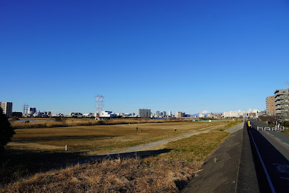 Tamagawa Daishi Bridge Green Space