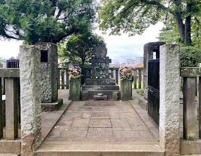 Grave of Inoue Enryo
