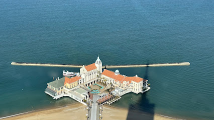 Momochi Seaside Park