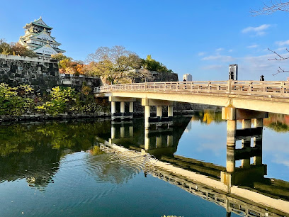Gokuraku-bashi Bridge (Osaka Castle)