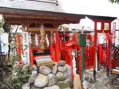 Nakahamainari Shrine