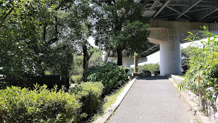 堤下の大鳥居と竹屋の渡し案内板