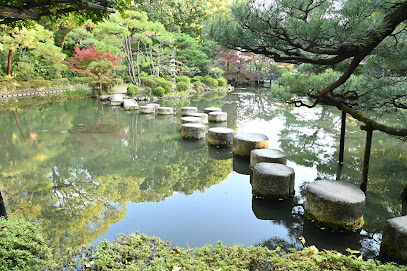 Shrine Garden Middle
