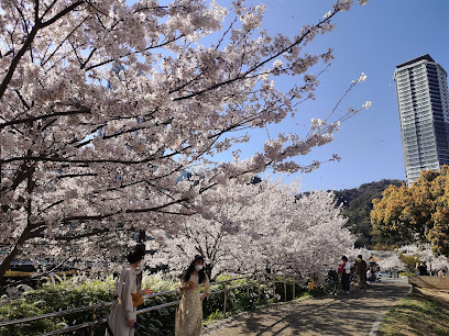 Ikutagawa Park