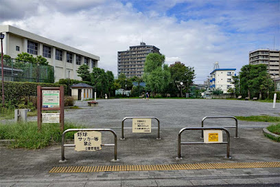 Yotsugi Yonchome Park