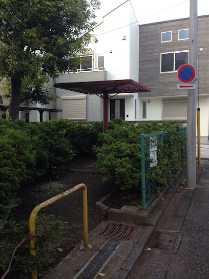 Kaede-no-ki Square
