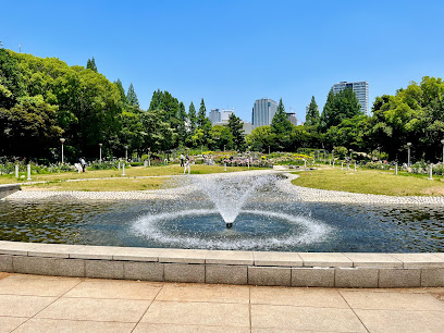 Utsubo Park Rose Garden