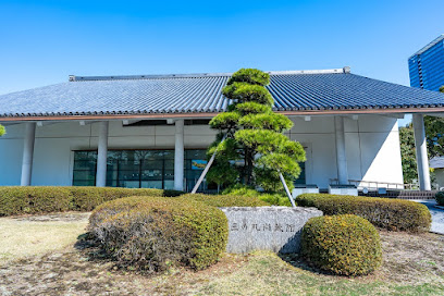 Sannomaru Shozokan (The Museum of the Imperial Collections)