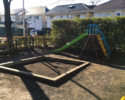 ピラカンサ広場