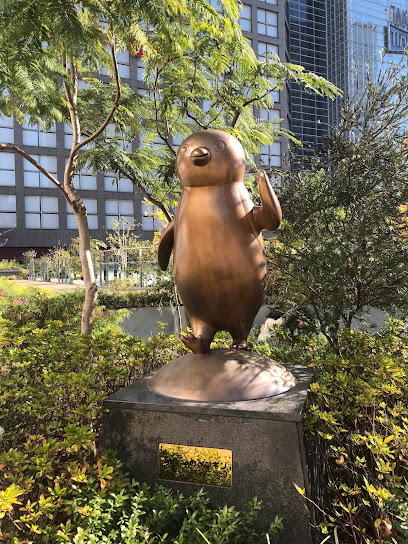 ペンギン広場（バスタ無料広場）