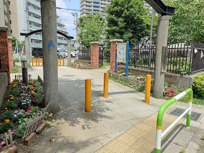 Oji Yonchome Park