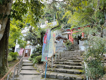 湯の山温泉館