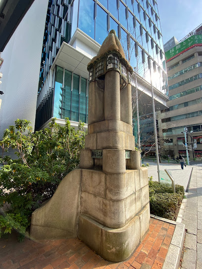 Renga-Ginza Monument and Gaslamp