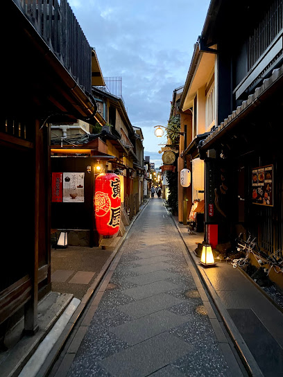 Restaurant Row Alley