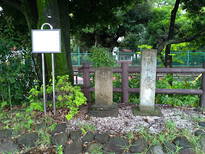 石橋供養塔