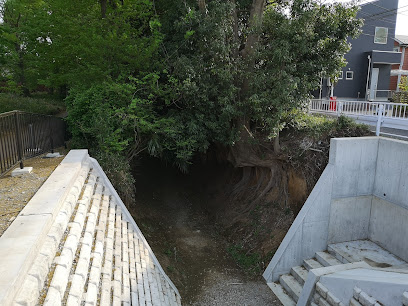 恋ヶ窪分水跡