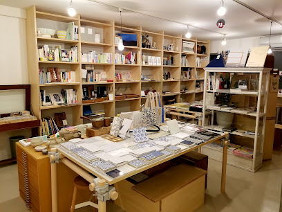 museum shop T