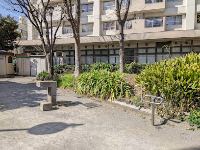 Higashi-Okubo Park