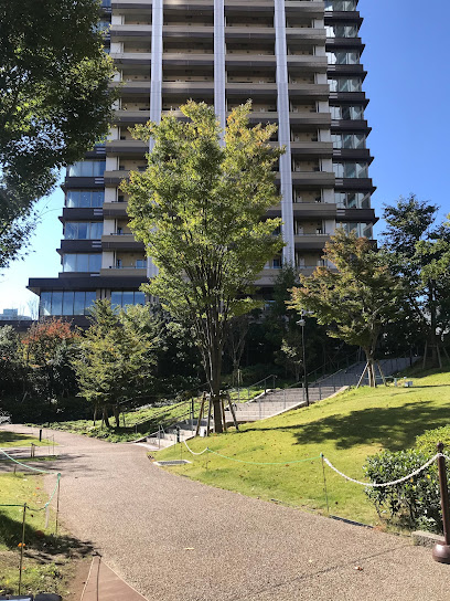 目黒セントラルスクエア森の広場