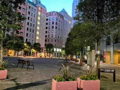 Shiodome Nishi Park