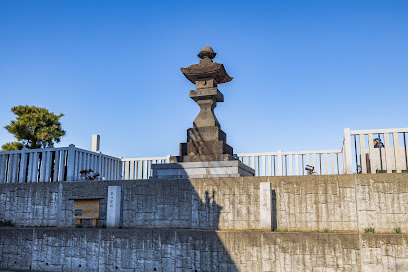 Jōya-tō (Stone Lantern)