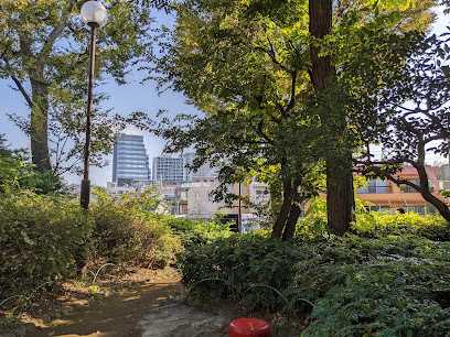 Shinjuku City Suwa Park