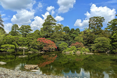 Oikeniwa (Pond Garden)