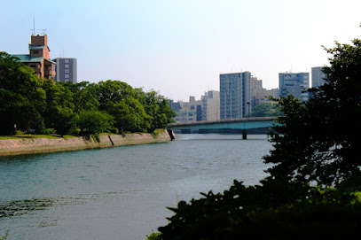 West Riverbank Green Area